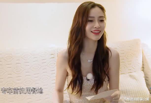 Angelababy■跑男有多“宠”杨颖？男嘉宾发零食和酸奶，而她的礼物女生都羡慕