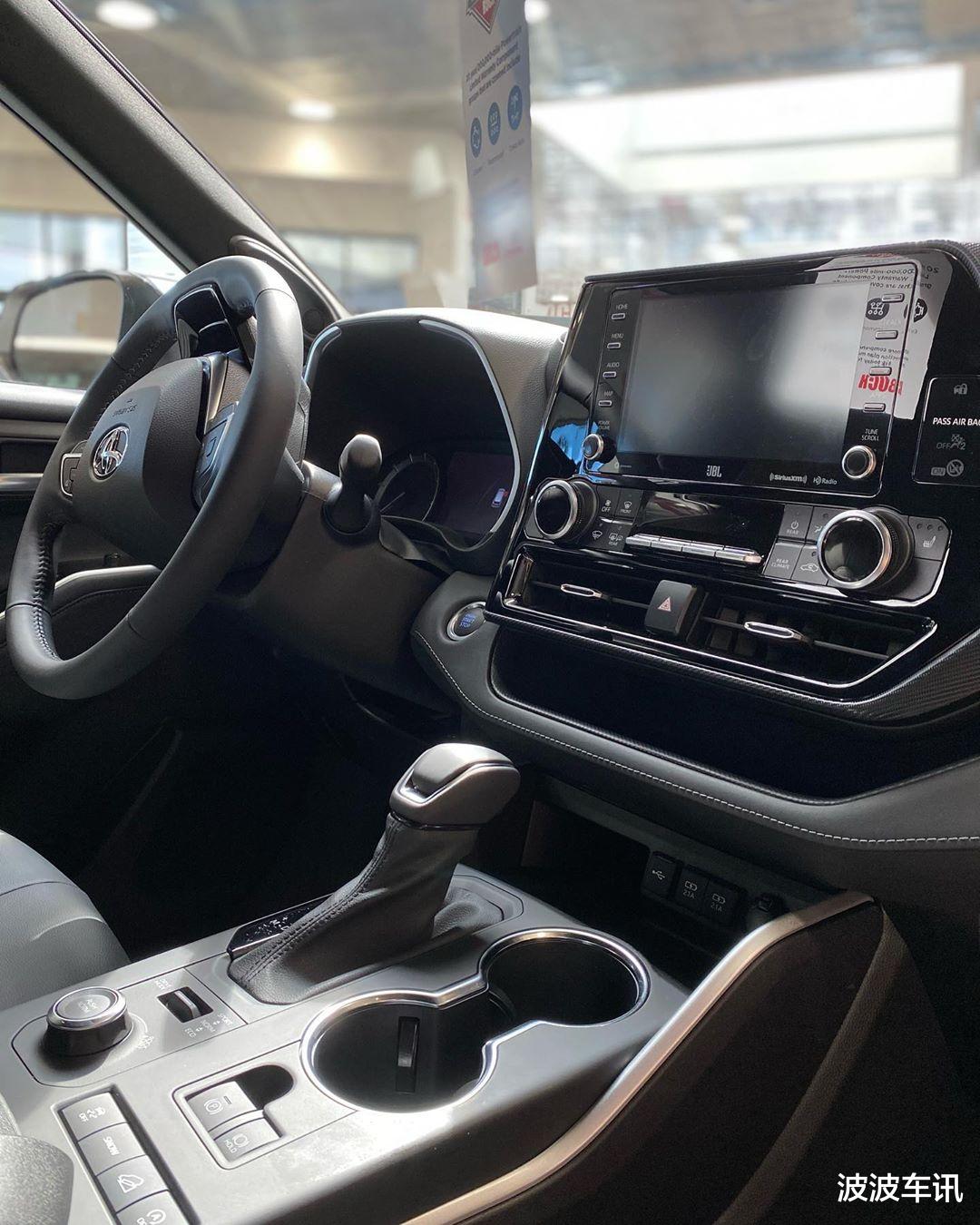 丰田汉兰达|全新丰田汉兰达XSE实拍,前脸像灭霸,采用很个性化的设计