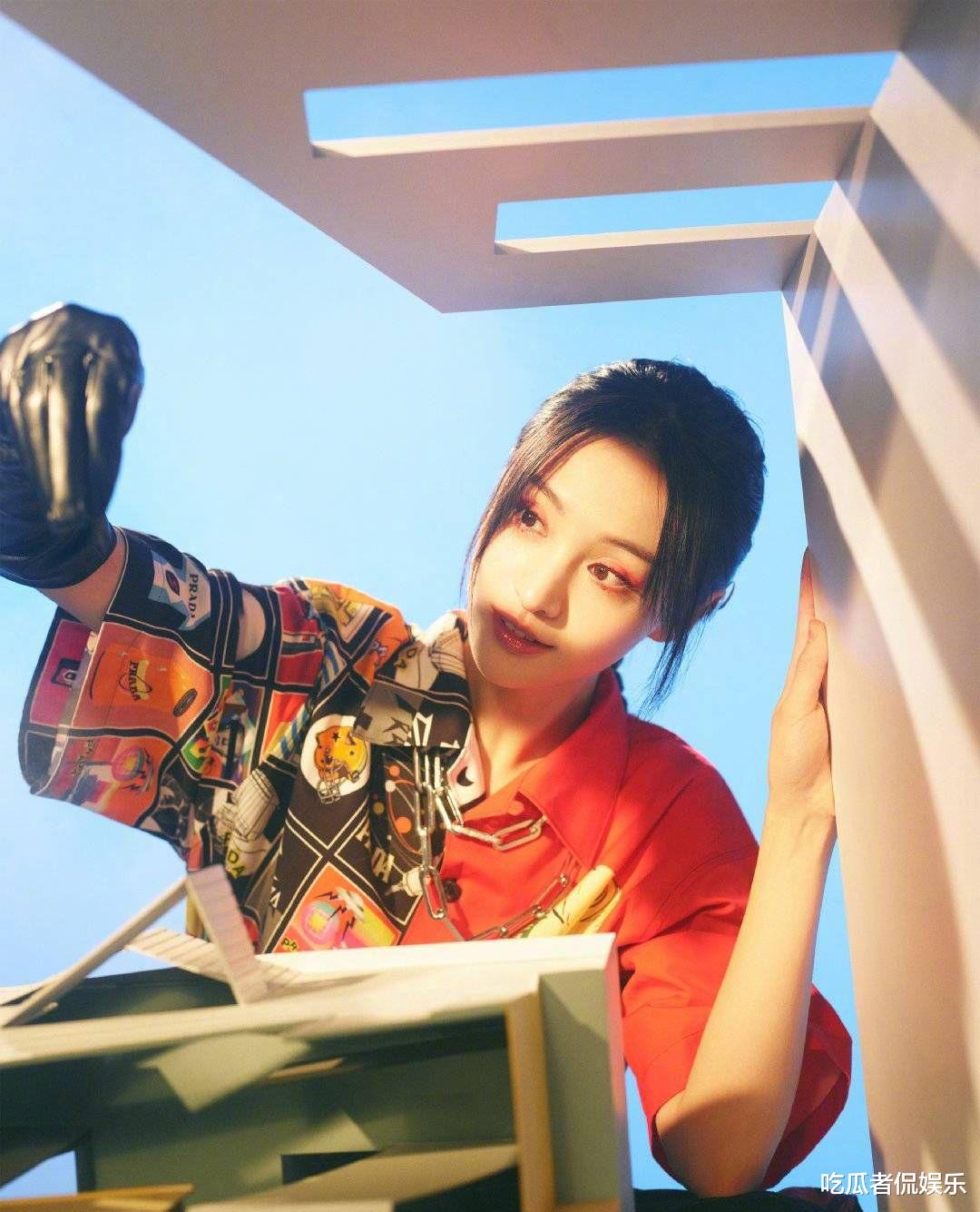 郑爽|郑爽或引发内娱大动荡，圈内艺人一反常态，无一人敢支持官媒声明