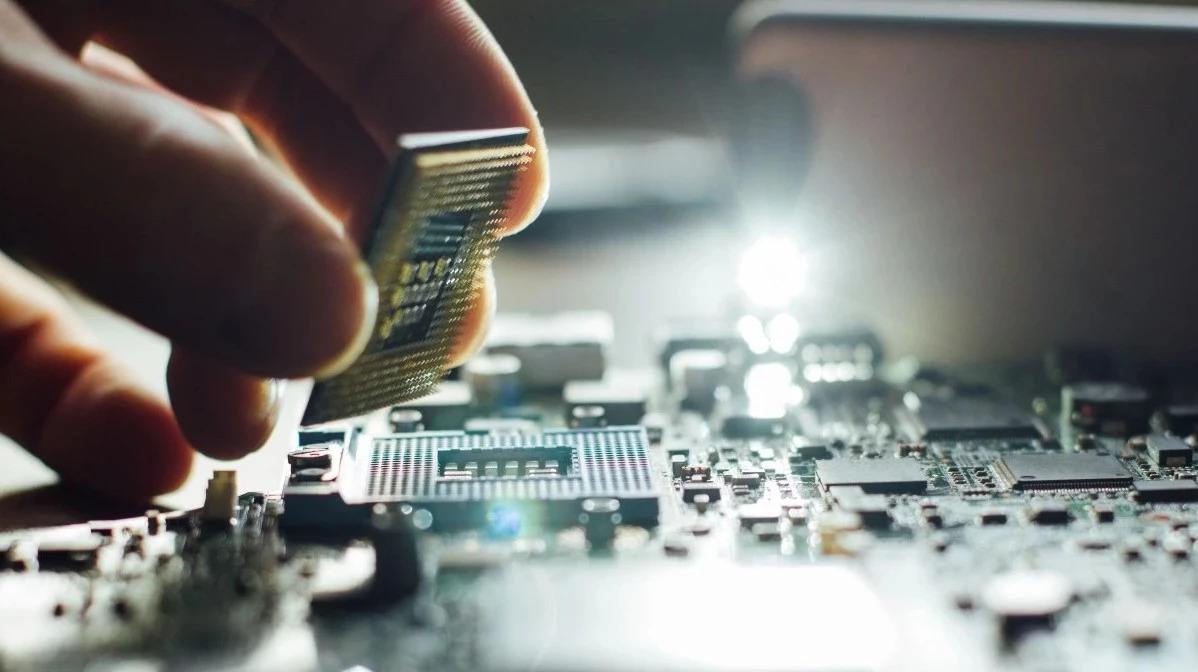 「华为」剧情反转!华为迎来救星,断供危机或迎刃而解