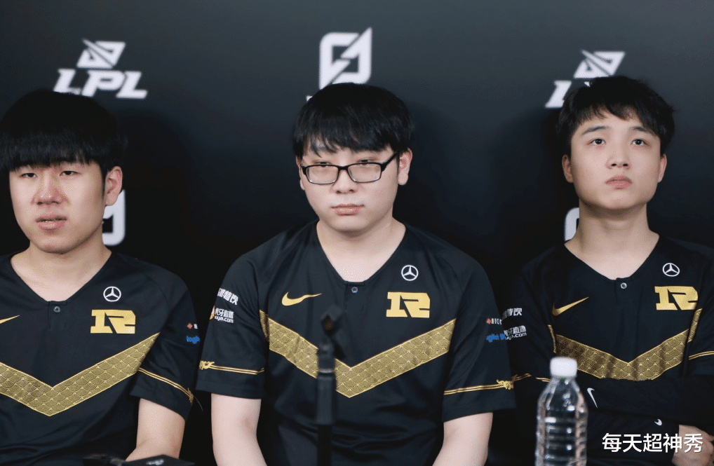 RNG|RNG爆冷输给VG，小龙堡被Leyan压制，观众喊话Uzi：快跑