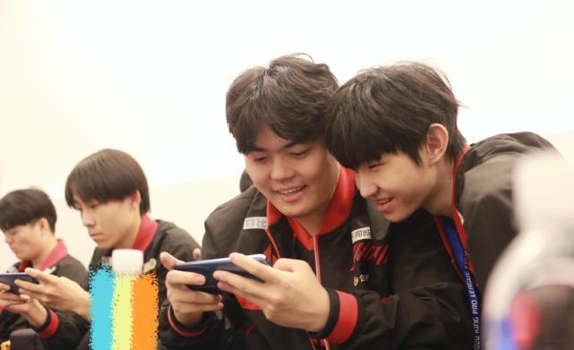 中单|AG法王新中单多狂？放话送笑影当场退役，一诺一哥位置再被抢！