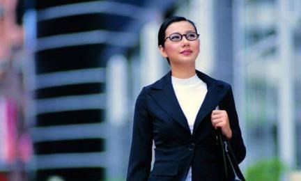 「垦丁」在职场上，能够脱颖而出的人，除了能力强，还有四个特征