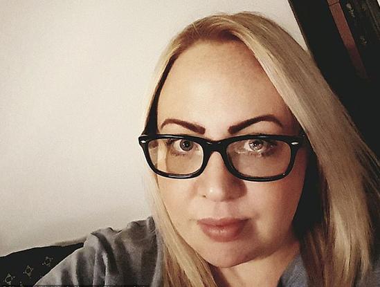 睹图|18岁男孩与32岁女子生下一子，照顾3年半发现自己并非孩子生父