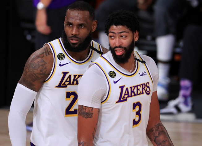 勒布朗·詹姆斯|4冠4FMVP！历史第二！詹姆斯离湖人退役他的球衣越来越近