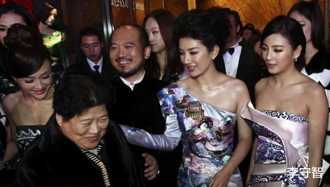 黄奕|黄奕学张雨绮乘风破浪把打烂的牌赢回来，但只剩整容装嫩的她很难