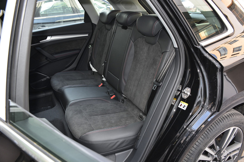 奥迪Q5|8月再卖15677辆！这才是30岁成功座驾，起步2.0T，迟早逼死途昂