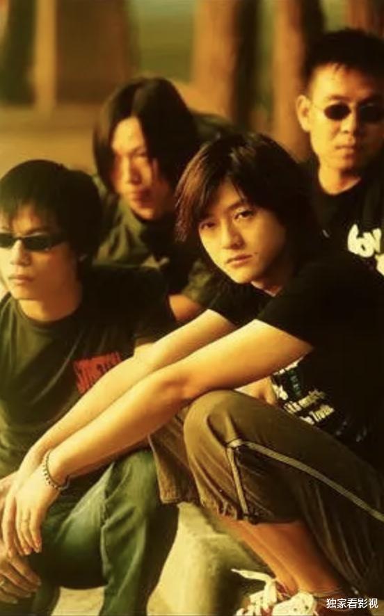 彭坦|中国乐队主唱的颜值天花板，娶名模12年零绯闻，42岁仍是少年