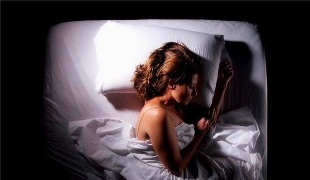 【肠胃】血管堵塞，血液粘稠的人，晚上睡觉的时候，身体会发出哪些信号？