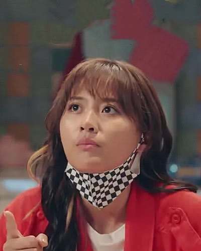 别说“咖喱酱”长得丑了，求你看看她的艺考证件照，意外撞脸佟丽娅