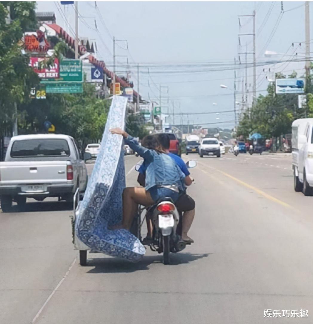 口红|“爸，当年为什么追我妈？”网友晒出父母结婚照，真不登对哈哈哈哈...