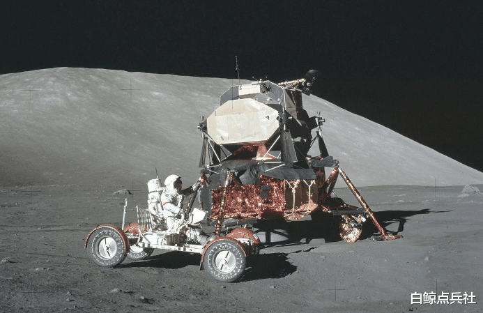 【月球】宇航员登上月球后，返回时却没有发射站，那他们是如何返回地球的？