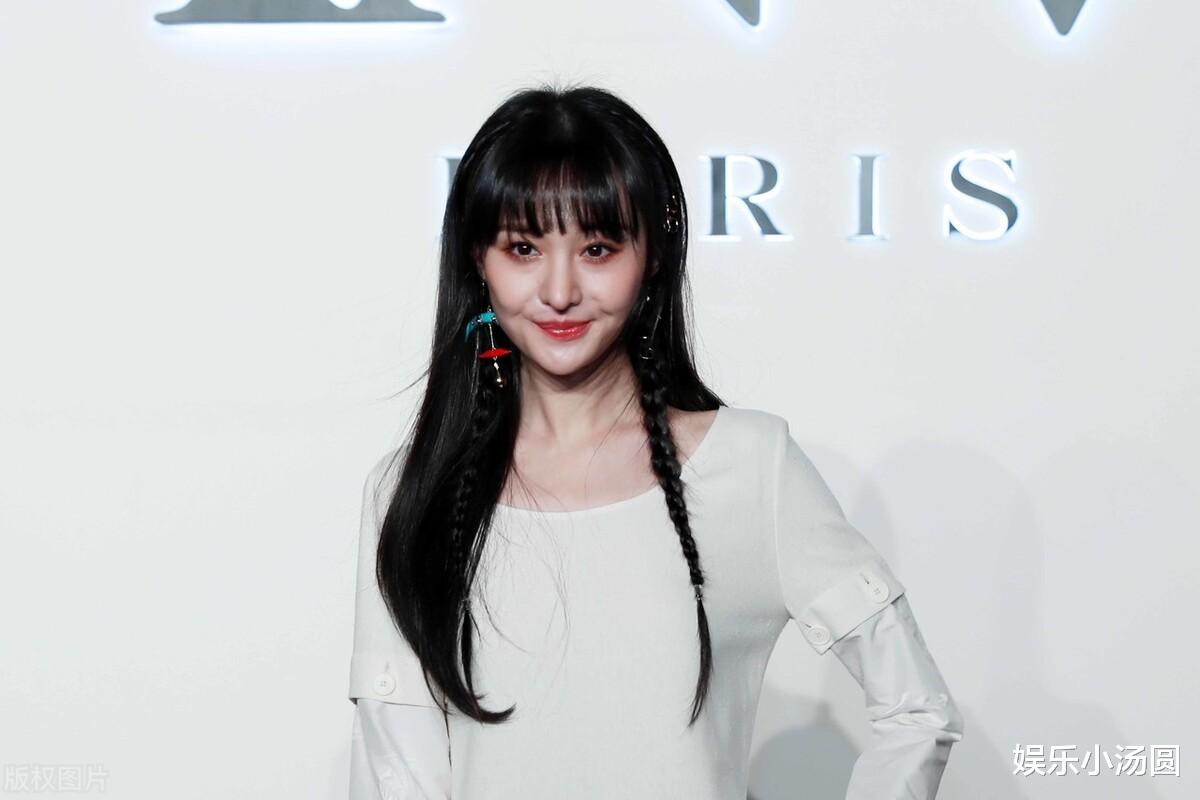 郑爽|郑爽被爆出和张恒已有2个孩子，遭到全网攻击！张翰评论区已炸锅