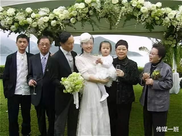 徐濠萦|陈小春版鹿鼎记最不起眼的方怡，嫁给陈奕迅，陪伴是最长情的告白