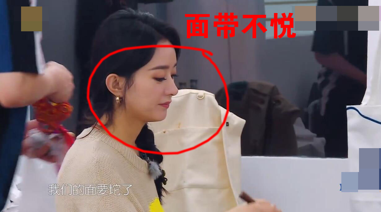 赵丽颖|《中餐厅》赵丽颖面对卡斯柏土味情话面带不悦，与李浩菲区别明显