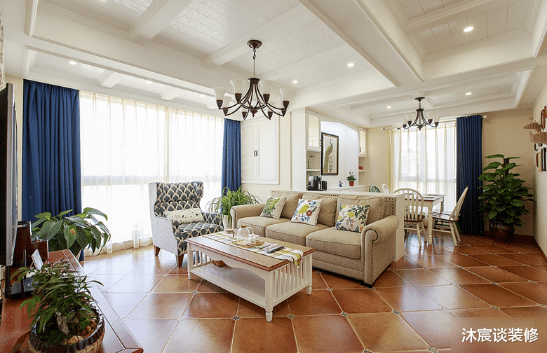 |她家美式温馨清爽，全屋白色调柔和亲切，夫妻俩精致生活让人羡慕