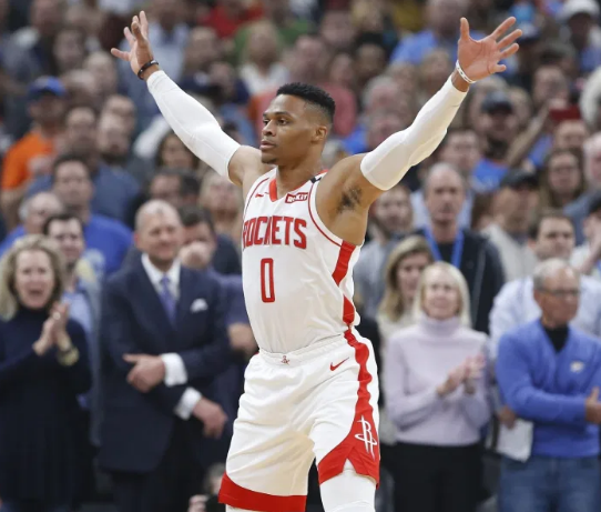 [詹姆斯·哈登]上面有人！费尔蒂塔和总统称兄道弟，总经理被肯定，哈登获利好