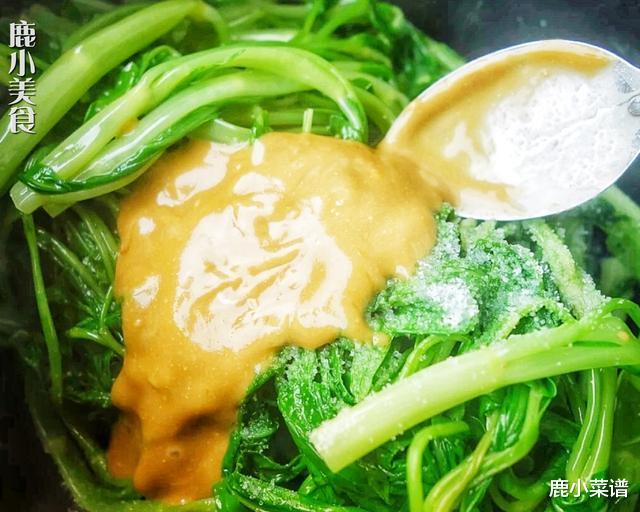 春笋:春季别只懂吃春笋!此菜配腐乳炒更惹味,隔天吃一盘,通便排毒