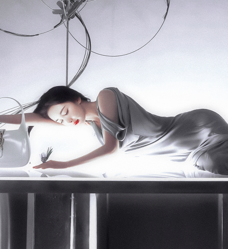 杨幂|杨幂张雨绮相差一岁，同是穿旗袍却仿佛两代人，终于知道减肥的好处