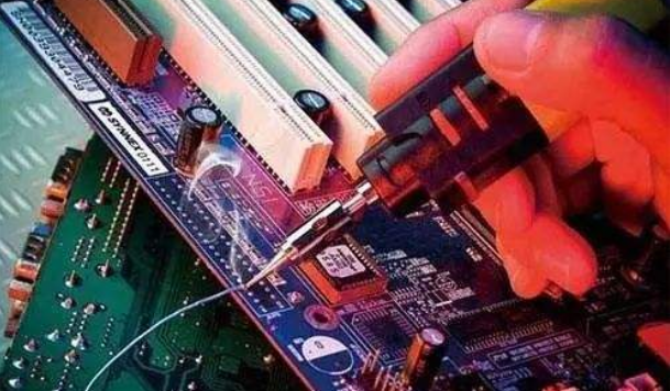 中兴|全球第一的中国科技巨头，左手苹果右手华为，靠卖零件净赚7.9亿