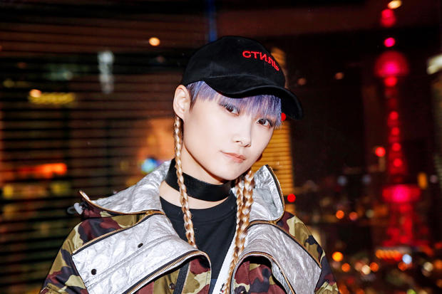 [李宇春]五月二十日，李宇春将携新歌在云昏礼相见，网友纷纷支持很期待。