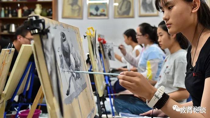 「艺考」教育部：2020年全国高考报名比去年多40万，艺考报名人数也不少啊