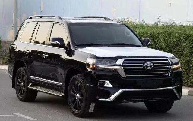 [兰德酷路泽]全新丰田酷路泽亮相，配备4.5L V8自吸发动机，越野性能十分出色