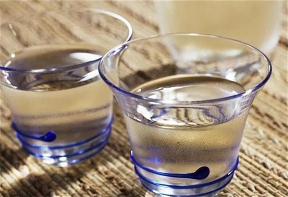 唐三镜杨俊丽 真全粮白酒酿造技术-新工艺白酒是什么酒？