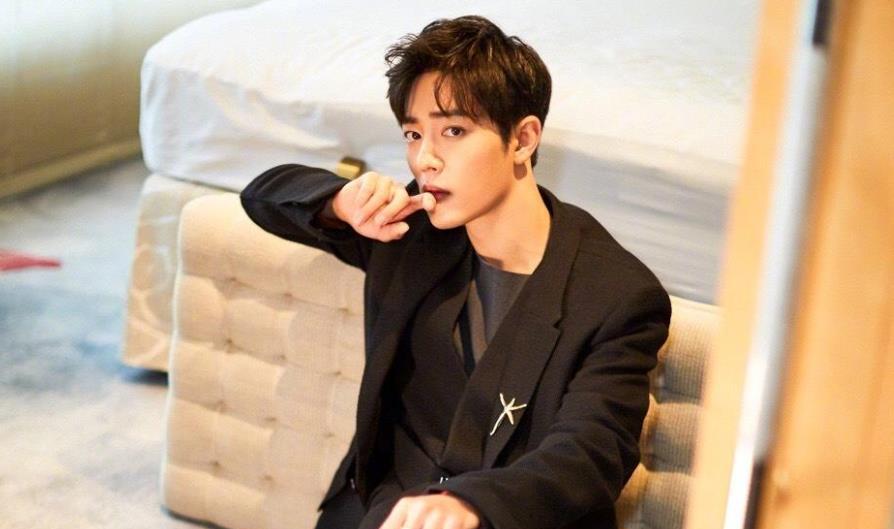 肖战|歌手肖战打破50连冠!登顶人气榜单,成为乐坛新奇迹