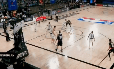 独行侠|33+14+7+5！小卡微微出汗+开船晋级！解说1句话点睛：机器人不出汗！