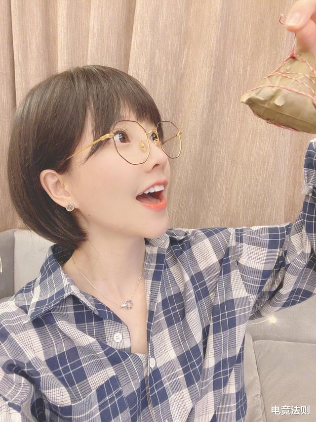 冯提莫|冯提莫发布新歌《谢谢爱过》，沉浸半年，即将放出大招