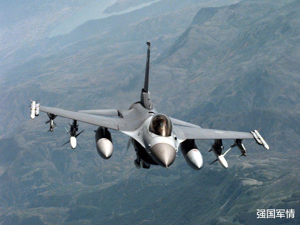 美国空军|美军机再次现身南部海域！张召忠：以前先打下来再说，现在客气了