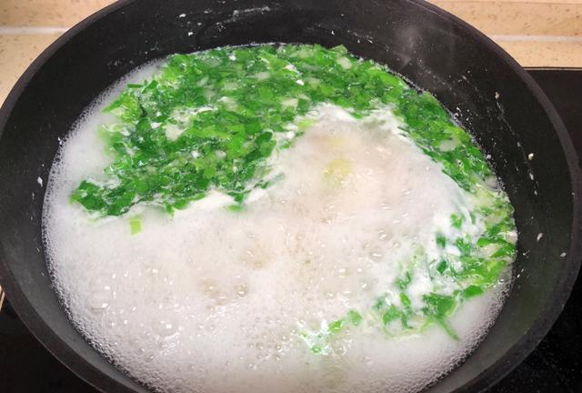 [长寿]吃钙片不如喝此汤，这种食材是“天然钙库”，闺女身高长到175