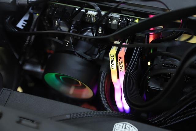 显卡|刷新对itx的认识,又是水冷又是长显卡的性能级itx主机