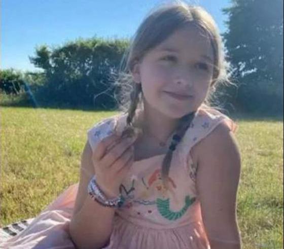 发型|贝嫂真会打扮女儿，8岁小七夏天发型可爱还不重样，每款都值得学