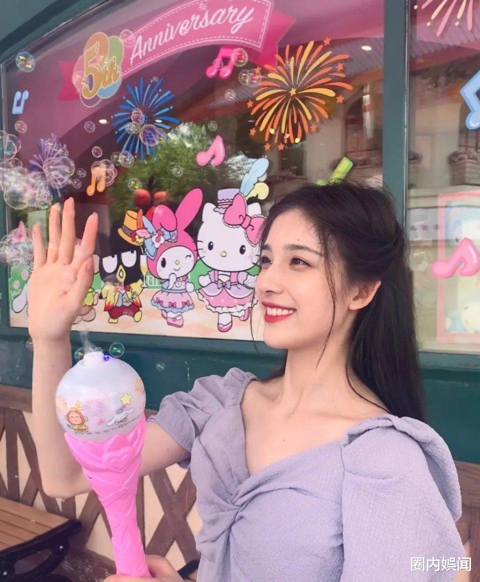 钟丽丽|坐等吃瓜！王思聪关注夏之光女友钟丽丽，网友：这是又有新目标？