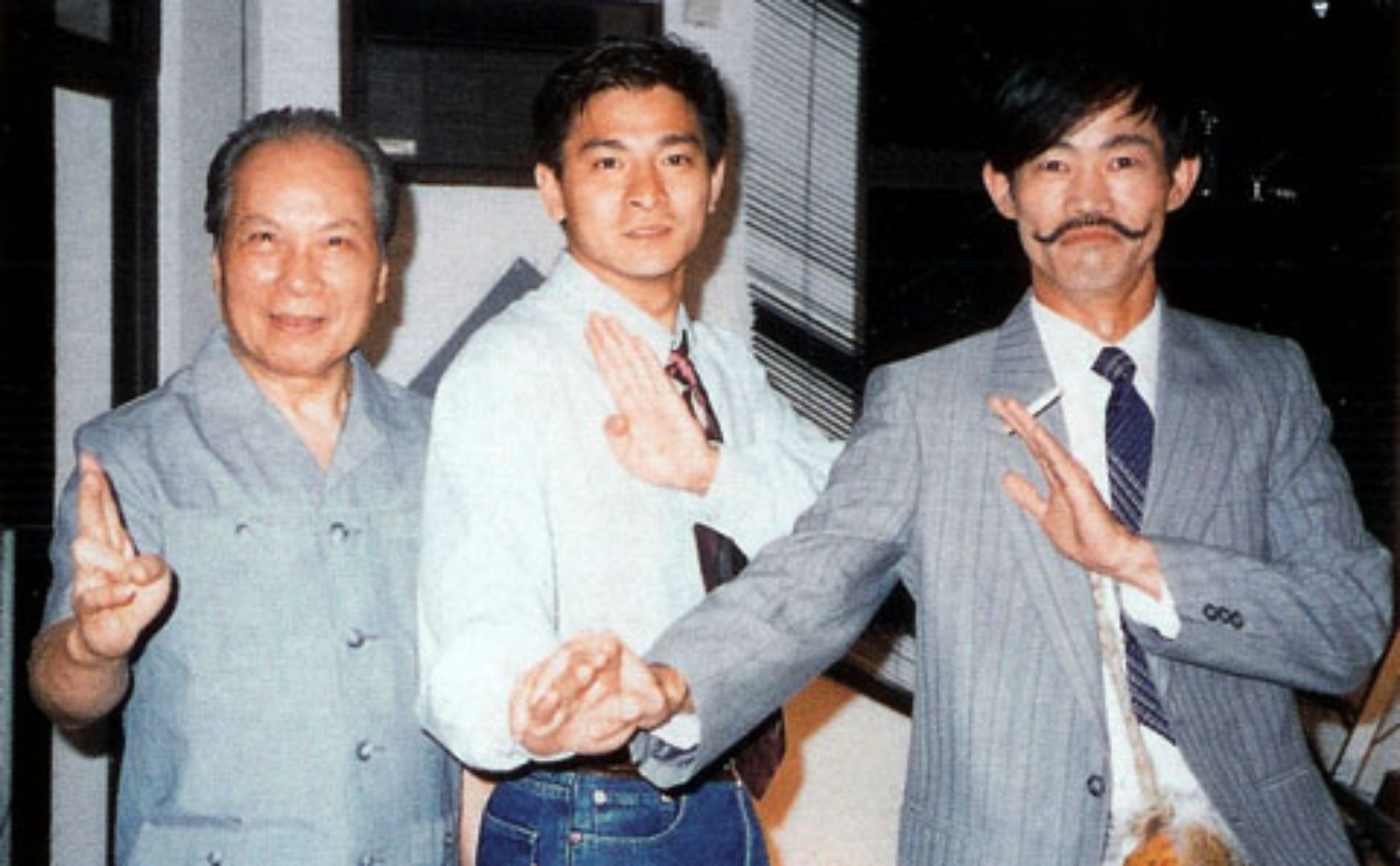 摩登如来神掌|烂俗没有下限、搞笑没有上限！没看过这部就不算看过无厘头港片