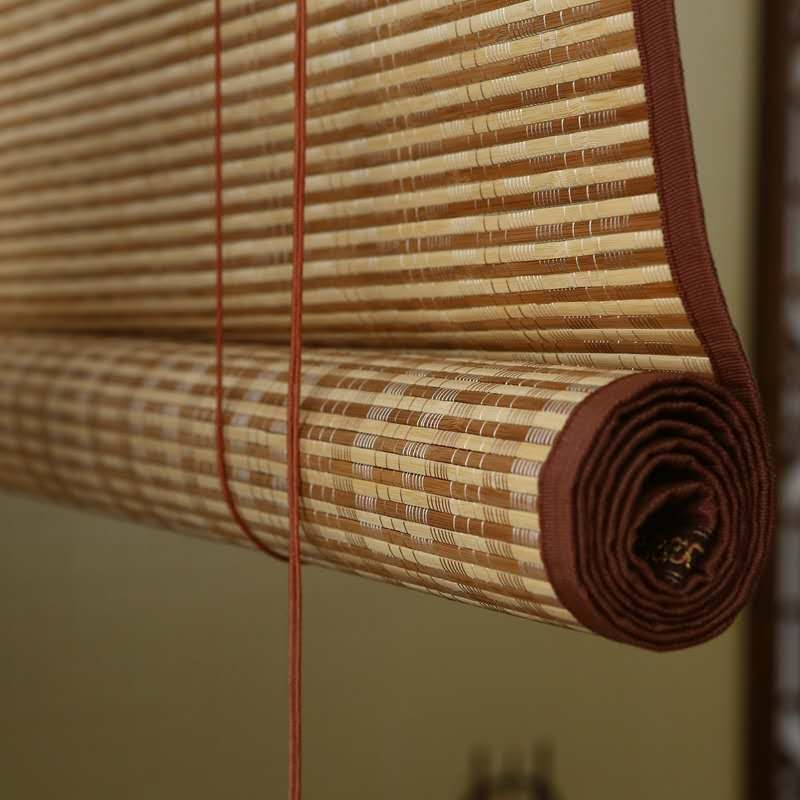 「」小区物业不准封阳台，挂一个简易遮阳板，买到这种户型只能凑合