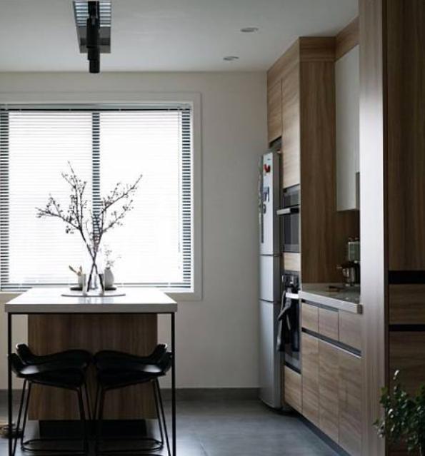 房子装好了，才知“不买”床头柜更巧妙，看了她的家，后悔装早了