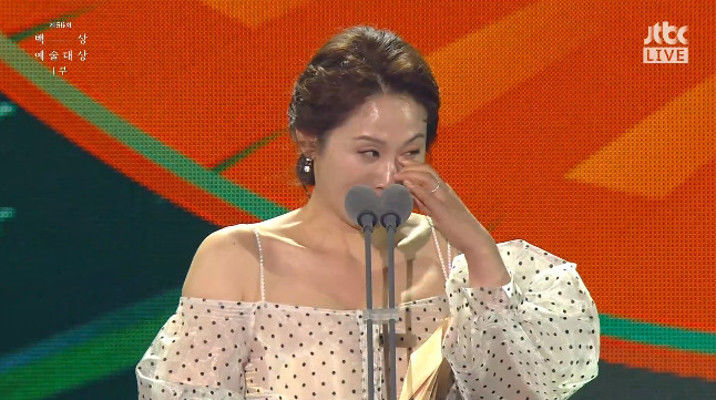 善宇|金善映获最佳女配角 44岁首度得奖 请回答1988善宇妈深入人心