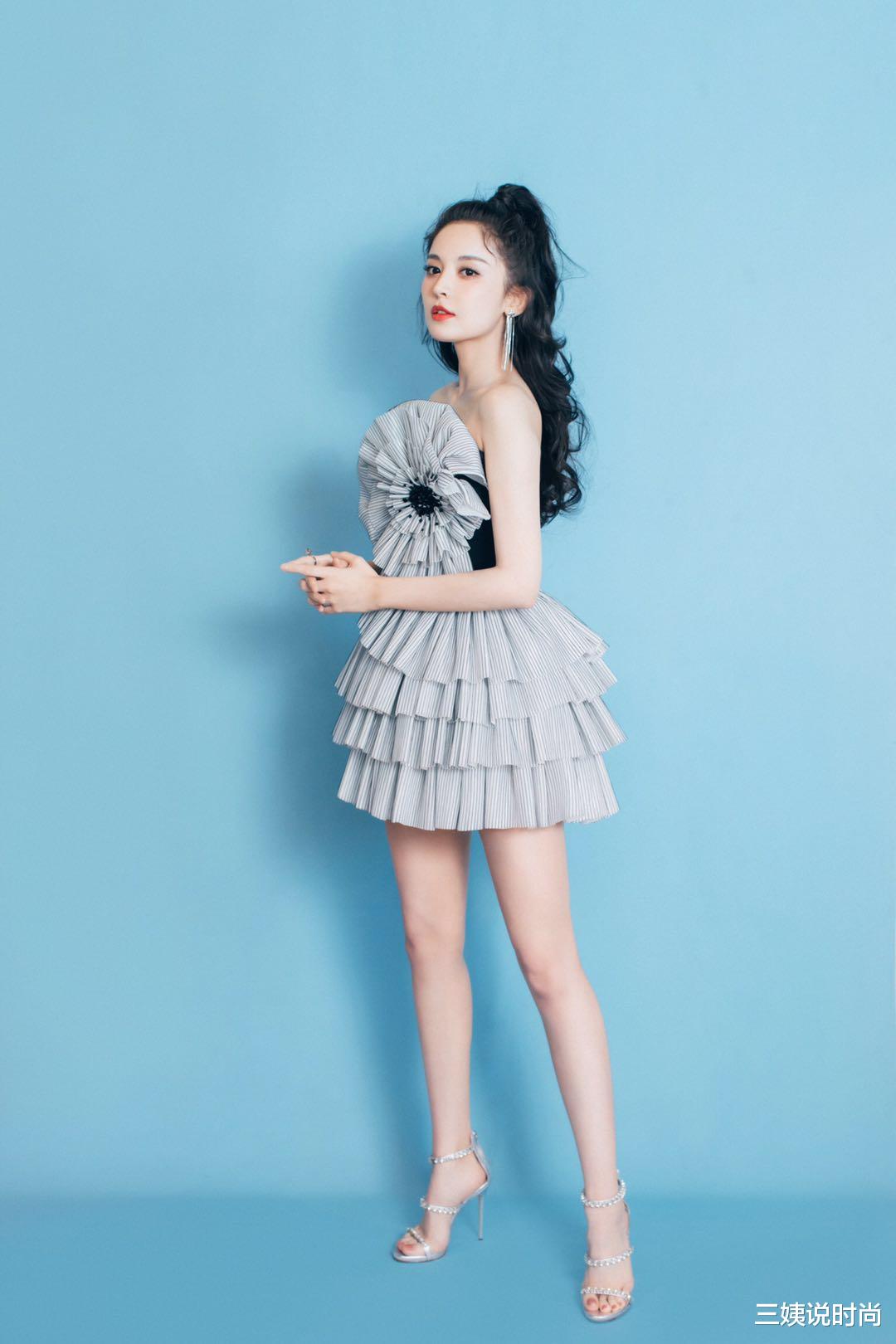 「古力娜扎」学古力娜扎造型，美到闪闪发光，花朵蛋糕设计成为亮点