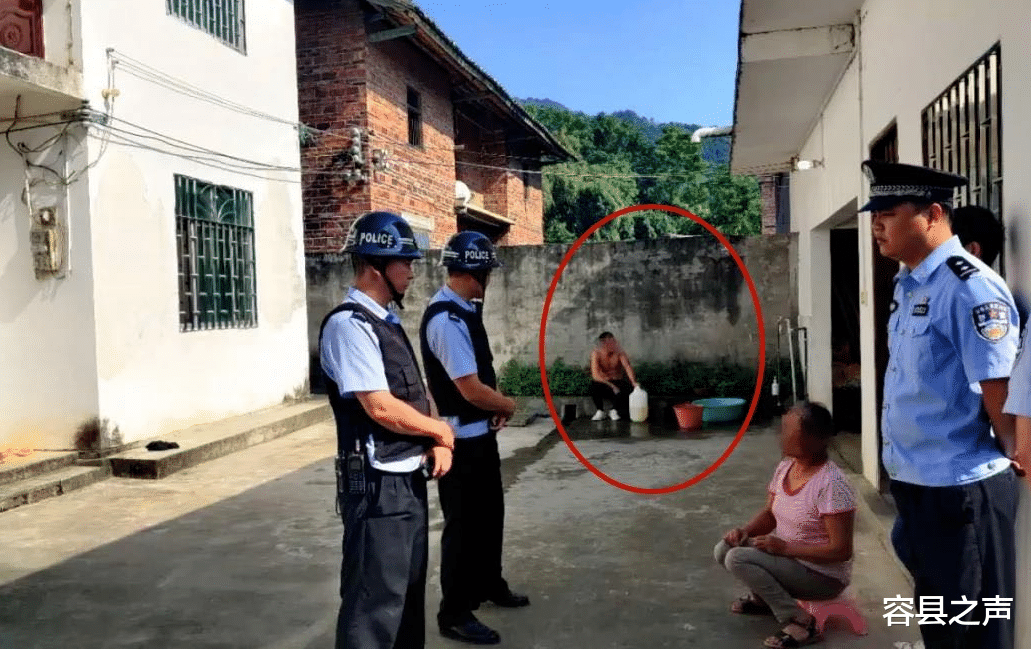 容县之声|广西一男子在前妻家身上浇汽油、手握打火机，救援现场惊心！