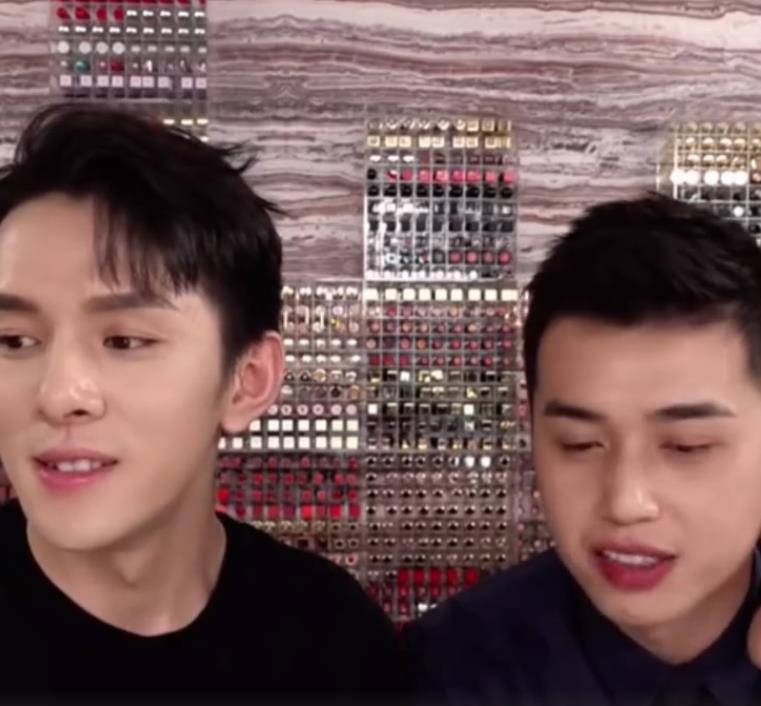 [李佳琦]李佳琦小助理付鹏突然宣布退出直播间，临走时偷抹眼泪惹网友不舍