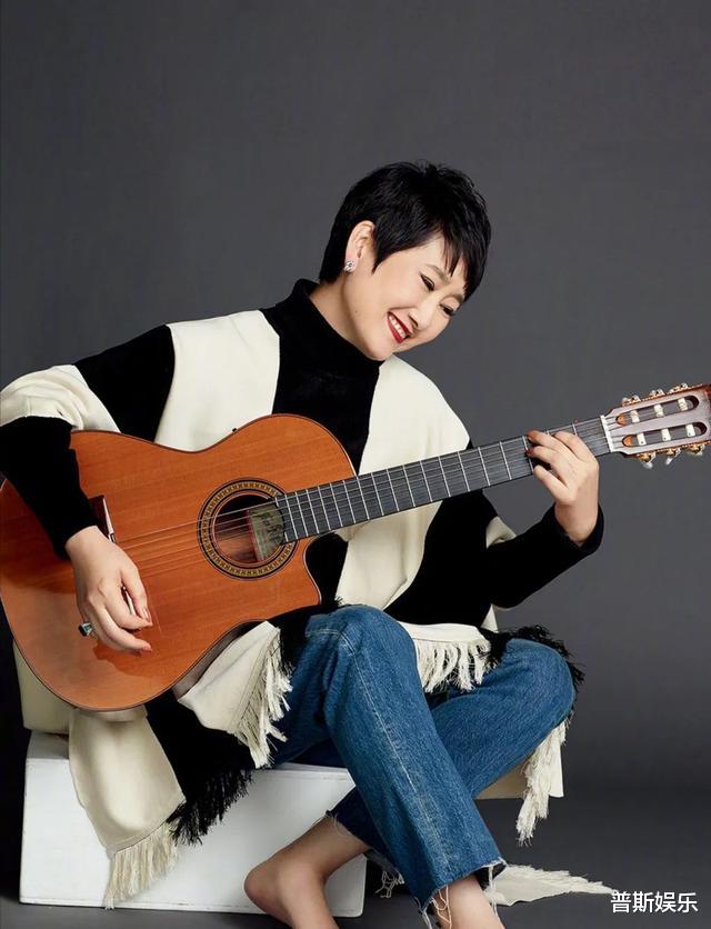 姚晨▲王刚是她前夫,她经历两段婚姻却不愿生子,年过六旬仍不婚不育