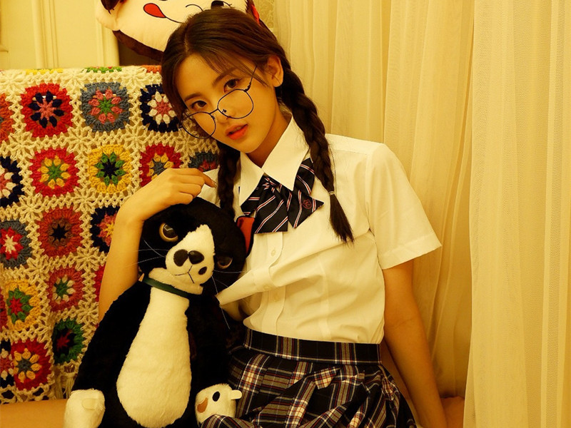 「发型」超减龄的几款少女发型,打造周末慵懒感,气质十足