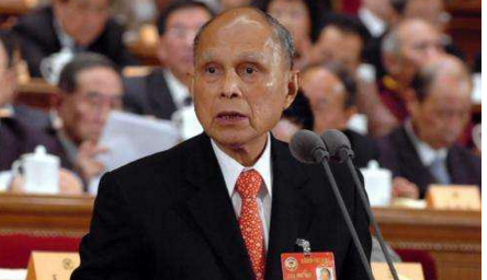 赌王|霍家的争夺家产不亚于赌王，无视了遗嘱的霍家兄弟，提前争夺家族的财产