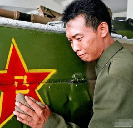 「关晓彤」五个演过特种兵的男星，吴京霸气王宝强憨厚，而最后一位无人超越