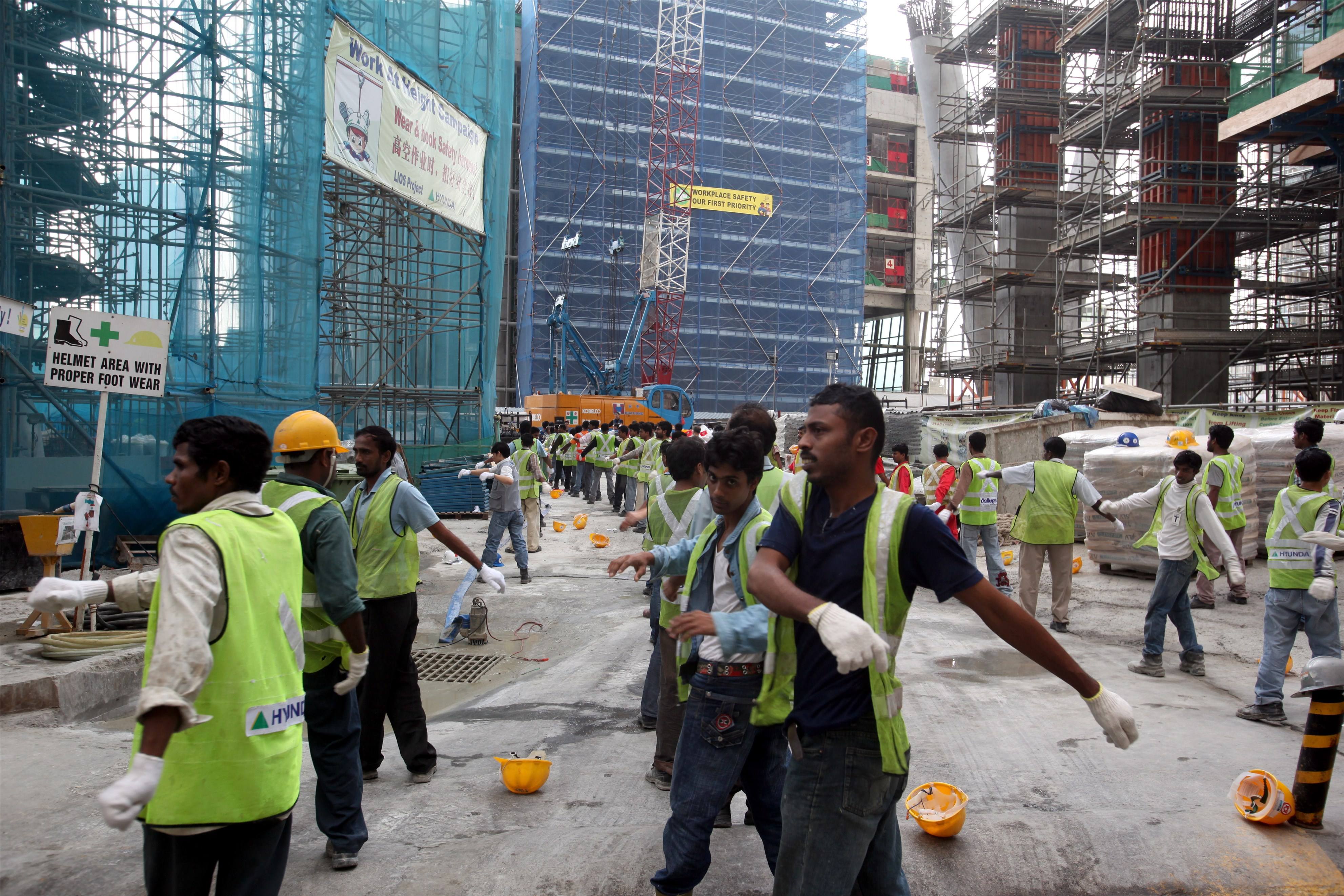 移民|投资百亿！iPhone供应商或将向印度转移6条生产线，22家供应商接连投资