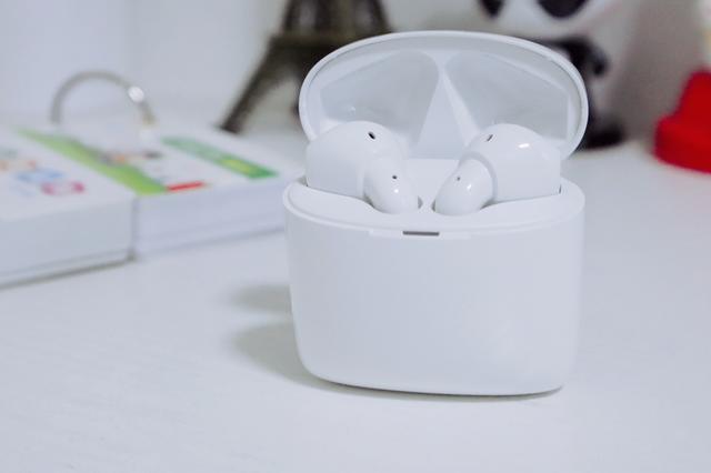 翻译|能录音能翻译，新一代人工智能耳机，科大讯飞iFLYBUDS耳机评测