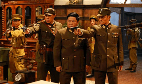 |抗战时,他2天击毙2名日本将军,娶40位妻子,晚年还拿枪打红卫兵